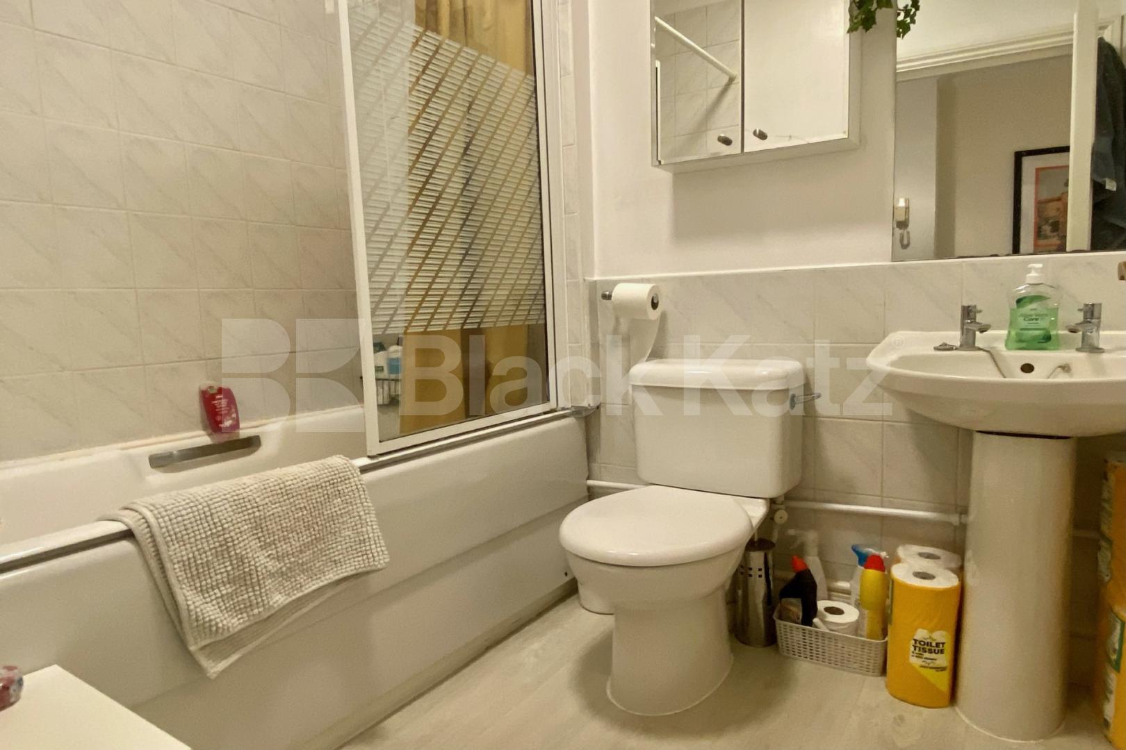 Charming Apartment in the Heart of Pimlico Alderney Street, Pimlico